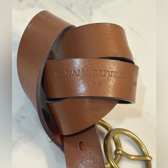 XS Banana Republic Brown Leather Belt with Gold Buckle - Picture 7 of 13